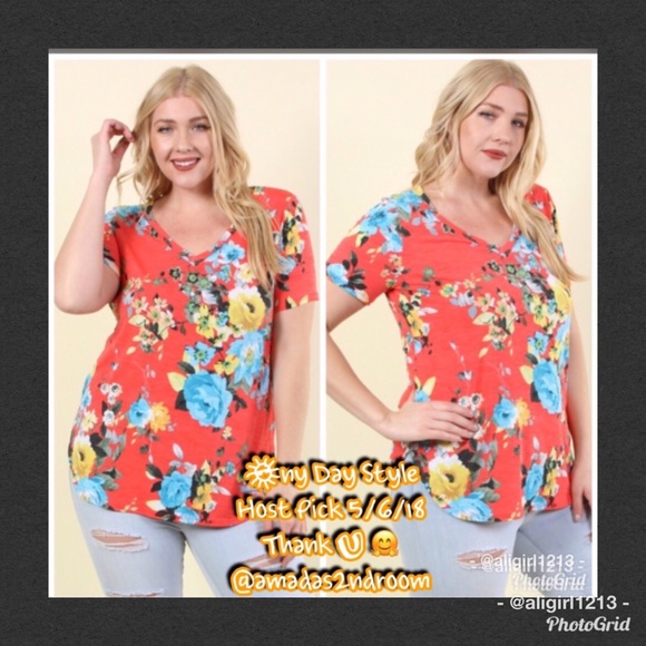Tops - FINAL $$ LAST 2 - Floral V-Neck Top - Plus Size